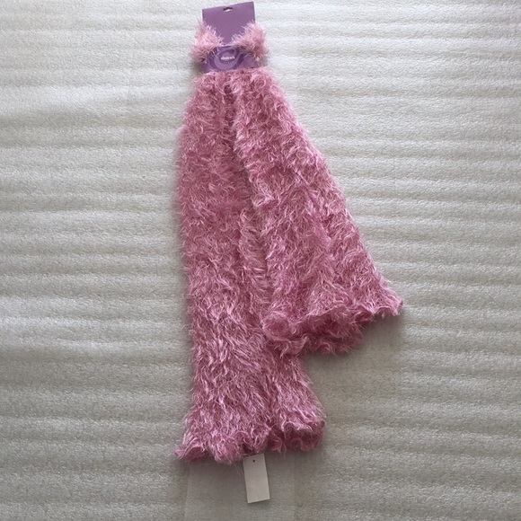 Soft Fashion Scarf - Picture 2 of 3